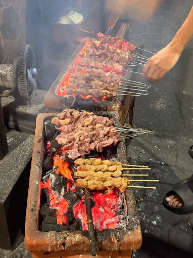 Sate Klathak Pak Pong - suasana pengunjung